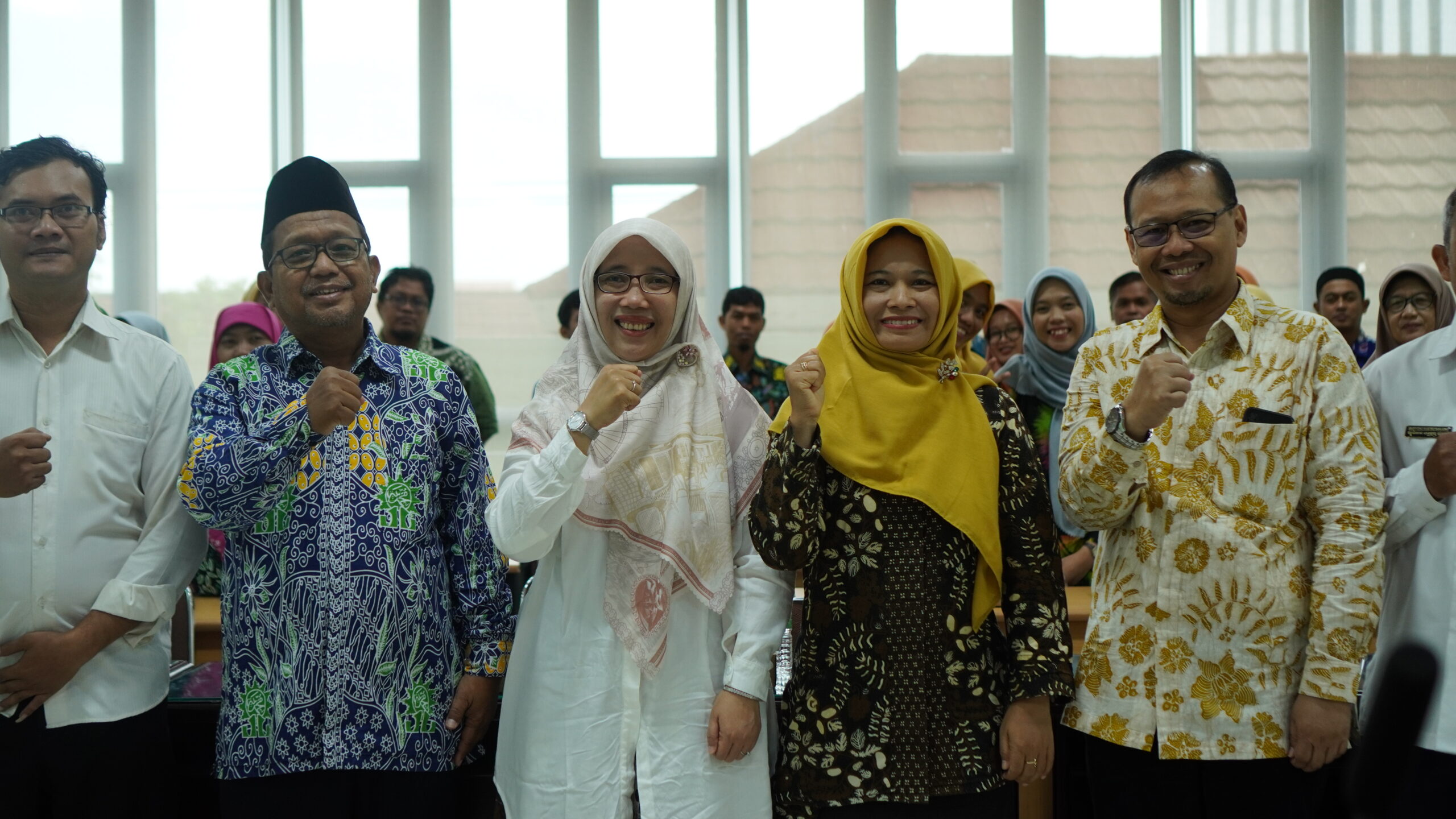 Literasi Sekolah yang Adaptif Bagi Gen Z : Seminar Nasional, Pelantikan HIMPUSMA Sleman dan Hibah