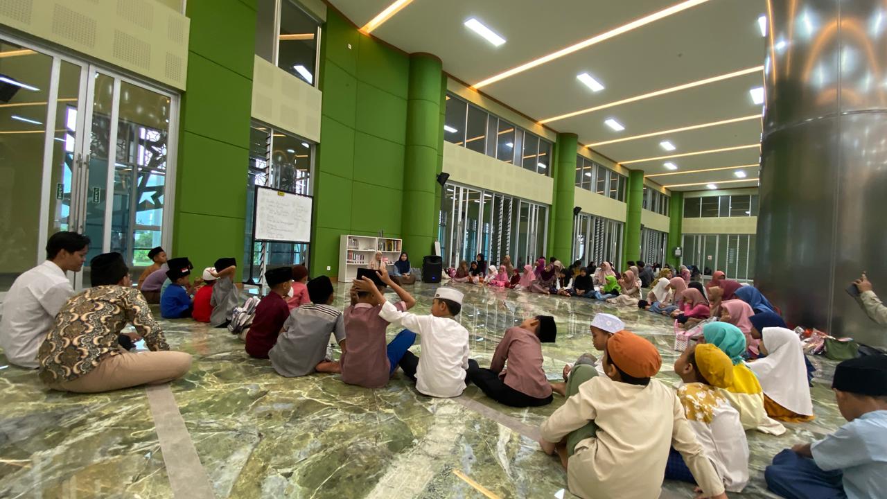 Perpustakaan UNISA Yogya Perkuat Minat Baca Anak lewat Kegiatan Mendongeng “GEMASTA”