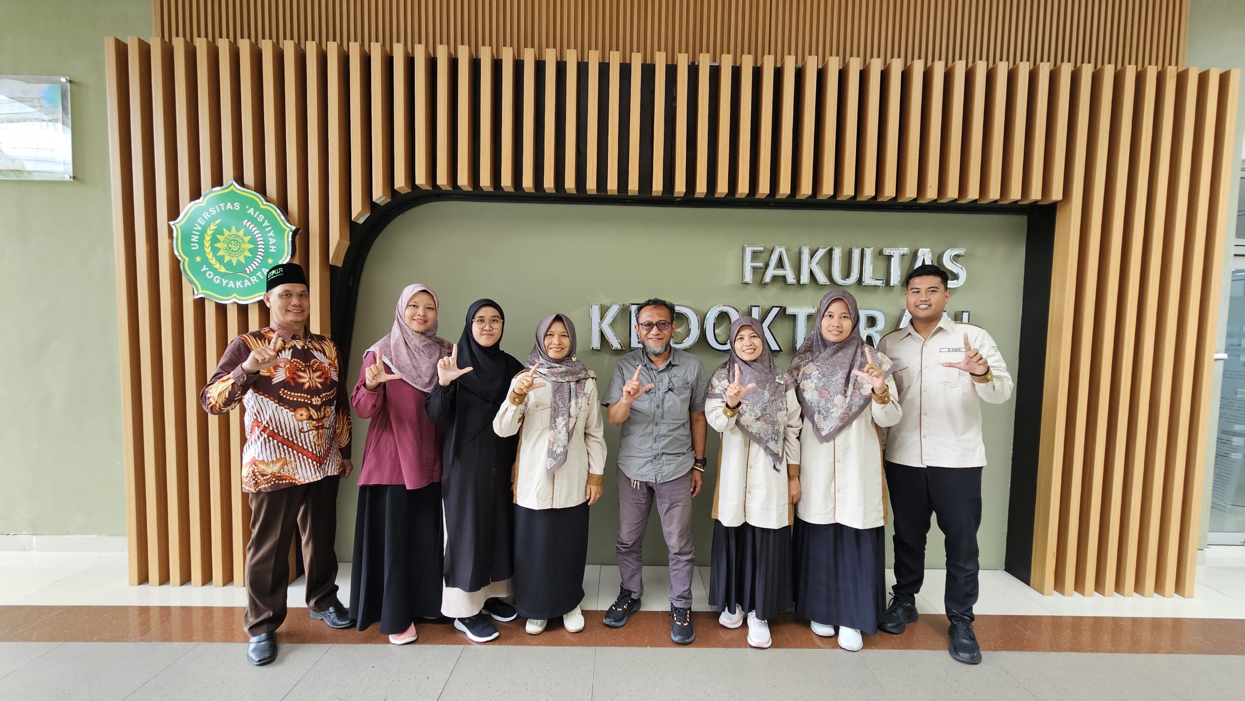 Sinergi Antar PTMA: Perpustakaan UM Purworejo Studi Banding Akreditasi ke Perpustakaan UNISA Yogyakarta